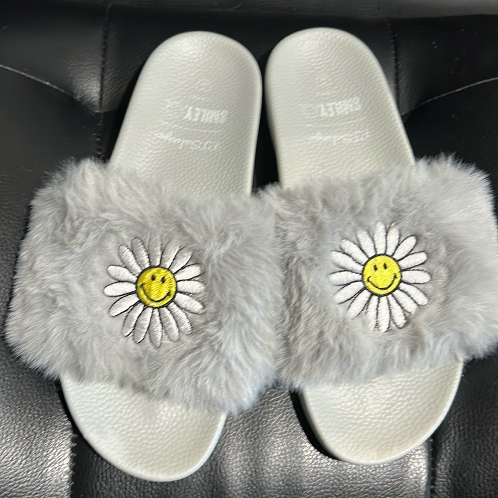 PJ Salvage Smiley Fuzzy Flops